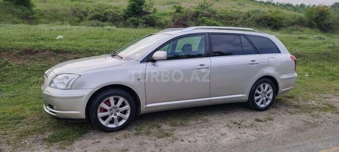 Toyota Avensis 2004, 294,886 km - 2.0 l - Quba
