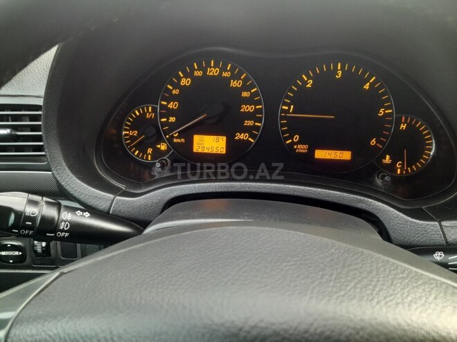 Toyota Avensis 2004, 294,886 km - 2.0 l - Quba