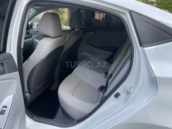 Hyundai Accent 2017, 173,809 km - 1.6 л - Bakı
