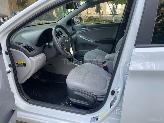 Hyundai Accent 2017, 173,809 km - 1.6 л - Bakı