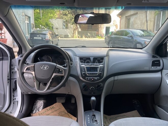 Hyundai Accent 2017, 173,809 km - 1.6 л - Bakı