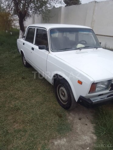 LADA (VAZ) 2107 2009, 90,000 km - 1.6 l - Salyan