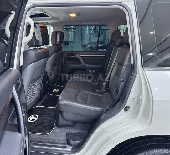 Toyota Land Cruiser-14