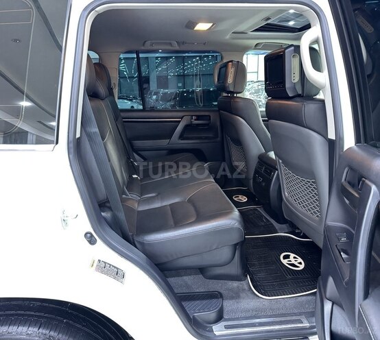 Toyota Land Cruiser-13