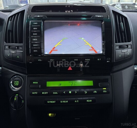 Toyota Land Cruiser-16