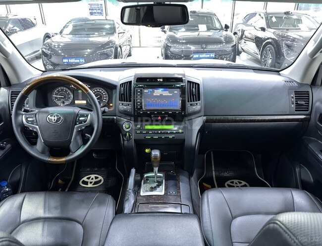 Toyota Land Cruiser-8