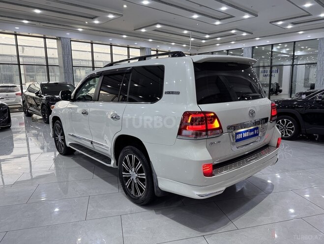 Toyota Land Cruiser-6