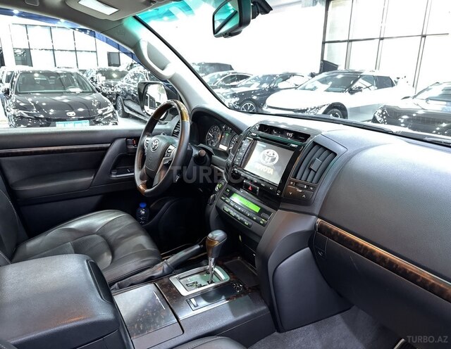 Toyota Land Cruiser-10