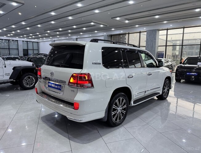 Toyota Land Cruiser-5