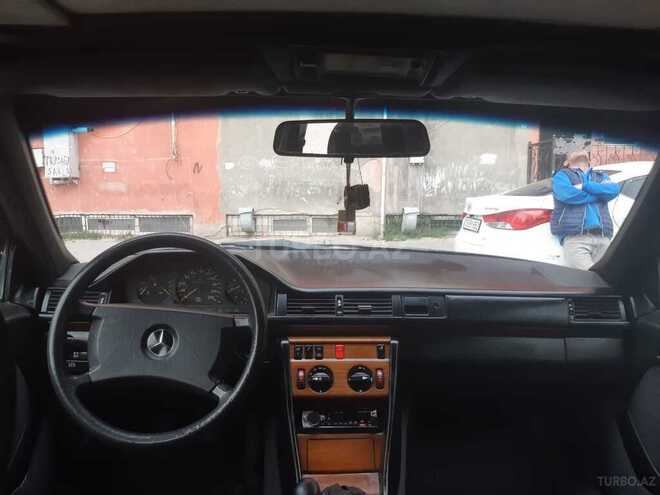Mercedes E 250 1991, 489,000 km - 2.5 l - Sumqayıt