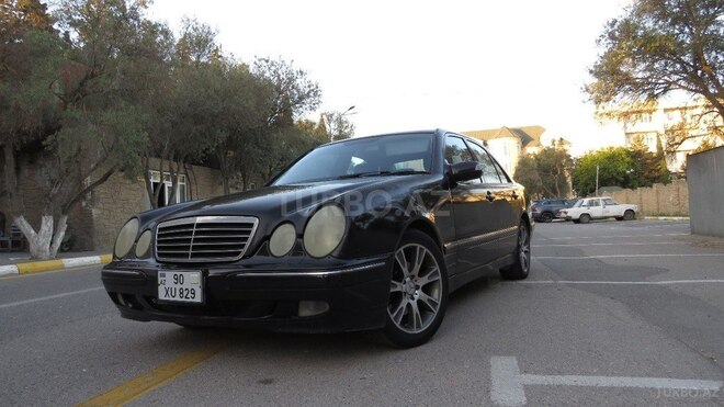 Mercedes E 320 1999, 518,000 km - 3.2 l - Bakı