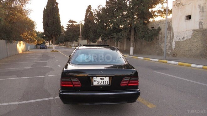 Mercedes E 320 1999, 518,000 km - 3.2 l - Bakı