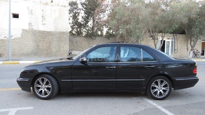 Mercedes E 320 1999, 518,000 km - 3.2 l - Bakı