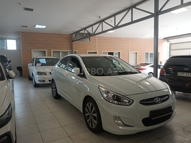 Hyundai Accent-1