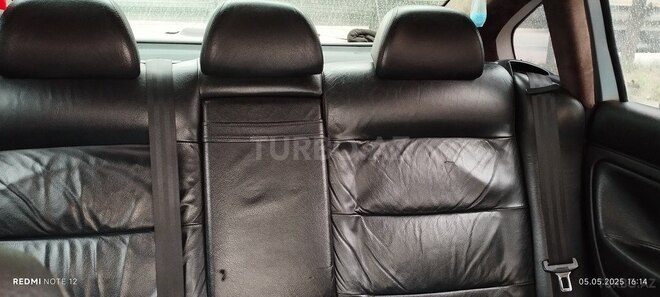 Volkswagen Passat 2002, 351,092 km - 1.8 l - Yevlax