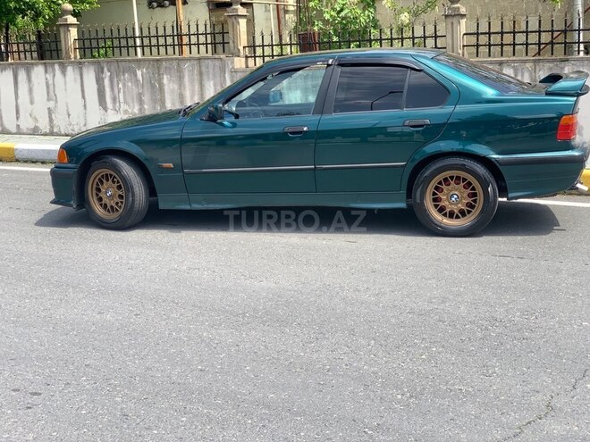 BMW 318 1996, 460,000 km - 1.8 l - Zaqatala