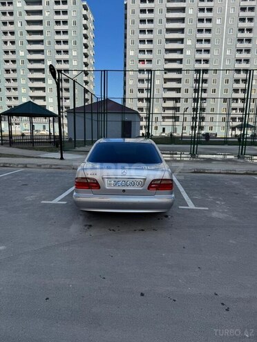 Mercedes E 240 2001, 250,000 km - 2.6 l - Bakı