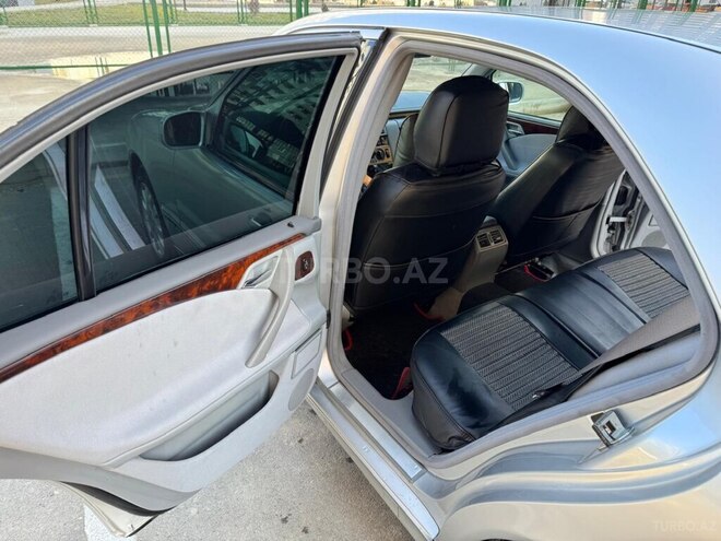Mercedes E 240 2001, 250,000 km - 2.6 l - Bakı
