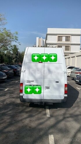 Ford Transit-6