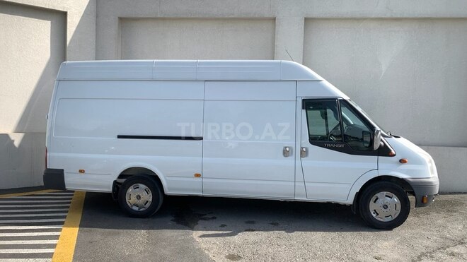 Ford Transit-4