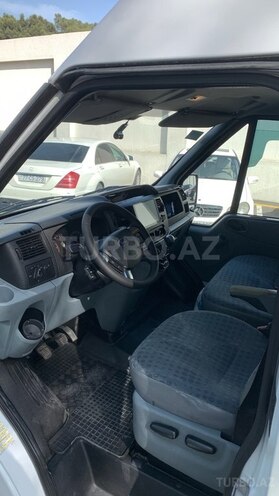 Ford Transit-14