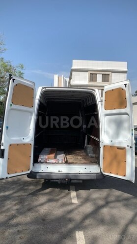 Ford Transit-8