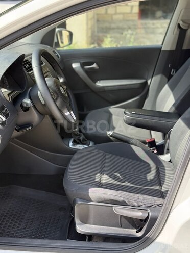 Volkswagen Polo 2013, 294,000 km - 1.6 l - Bakı