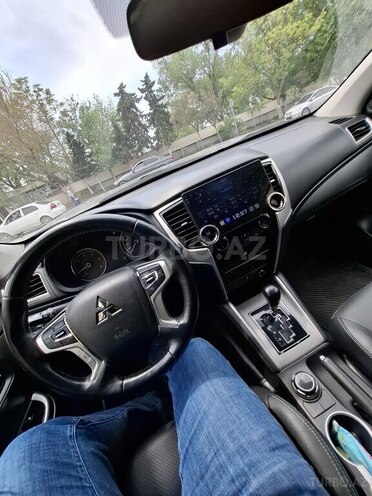 Mitsubishi L200 2021, 96,000 km - 2.4 l - Bakı