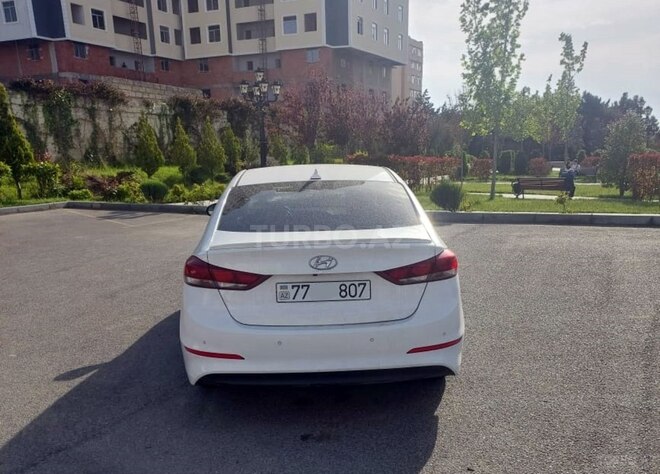 Hyundai Avante 2015, 198,001 km - 1.6 л - Bakı