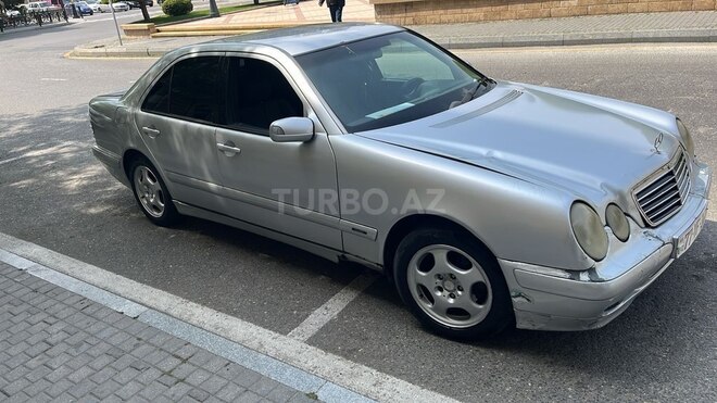 Mercedes E 220 d 2001, 389,000 km - 2.2 л - Bakı