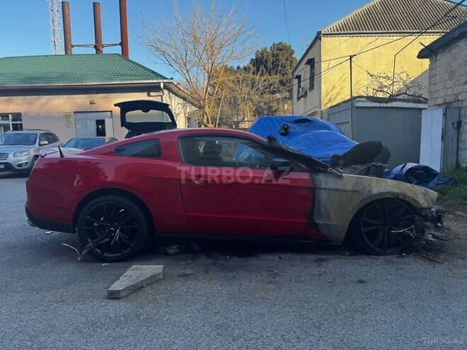 Ford Mustang 2012, 90,000 km - 3.7 l - Bakı