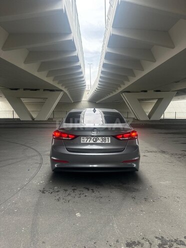 Hyundai Elantra 2017, 8,800 km - 2.0 l - Bakı