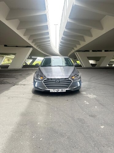 Hyundai Elantra 2017, 8,800 km - 2.0 l - Bakı