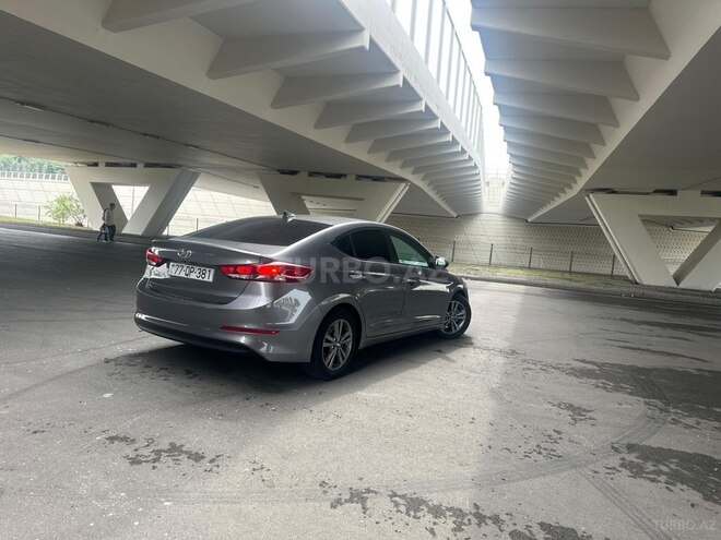 Hyundai Elantra 2017, 8,800 km - 2.0 l - Bakı