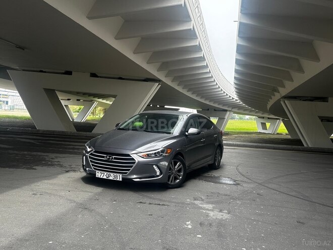Hyundai Elantra 2017, 8,800 km - 2.0 l - Bakı