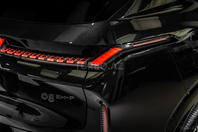 Lynk & Co 08-9