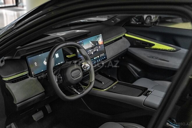 Lynk & Co 08-23