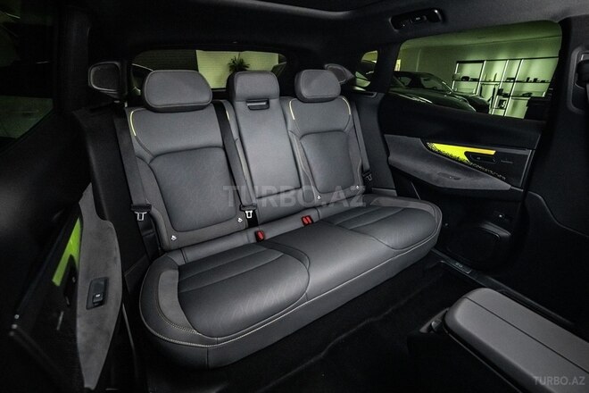 Lynk & Co 08-33