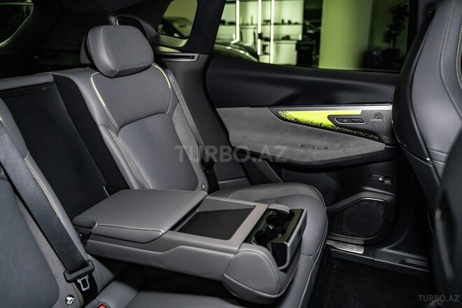 Lynk & Co 08-34