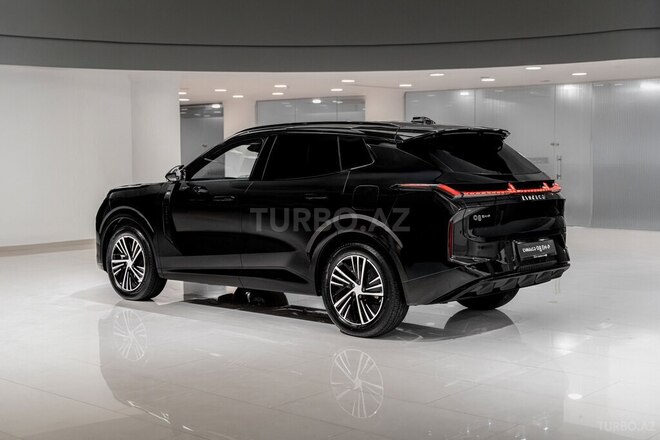 Lynk & Co 08-6
