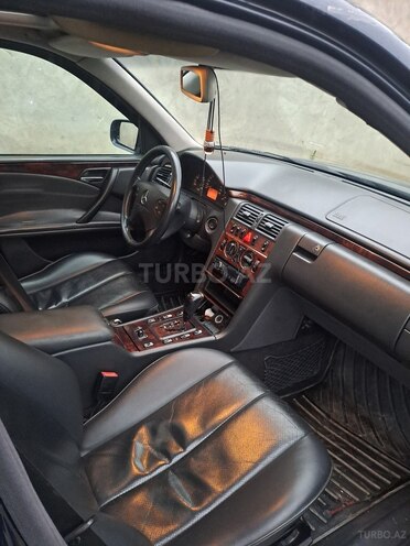 Mercedes E 220 d 2000, 544,700 km - 2.2 l - Biləsuvar