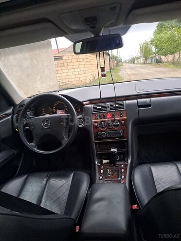 Mercedes E 220 d 2000, 544,700 km - 2.2 l - Biləsuvar