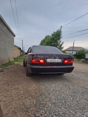Mercedes E 220 d 2000, 544,700 km - 2.2 l - Biləsuvar