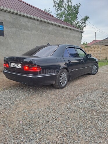 Mercedes E 220 d 2000, 544,700 km - 2.2 l - Biləsuvar