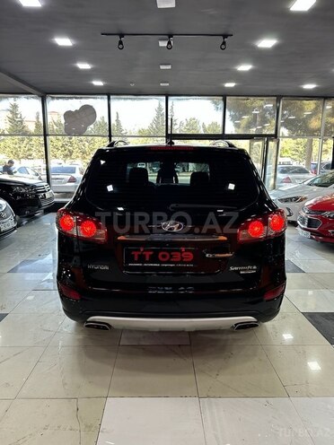 Hyundai Santa Fe-6