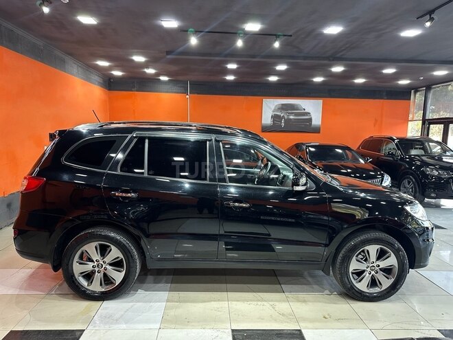 Hyundai Santa Fe-5