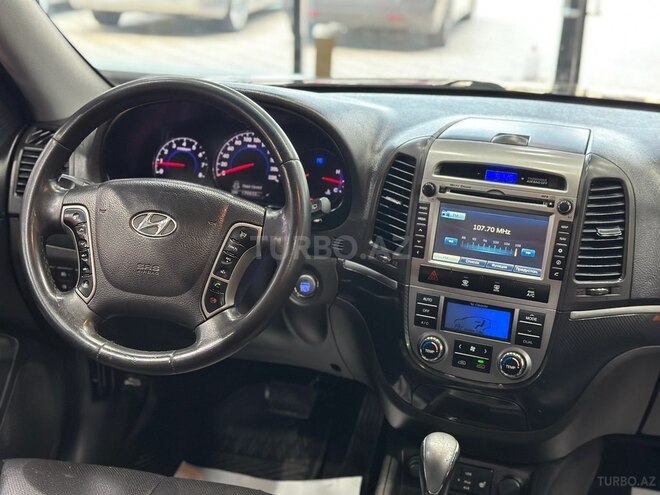 Hyundai Santa Fe-13