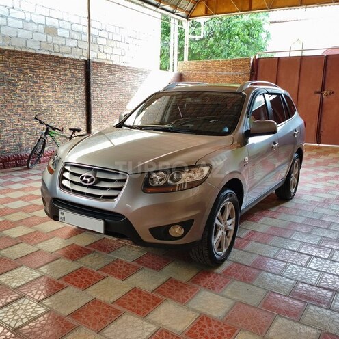 Hyundai Santa Fe 2010, 218,000 km - 2.0 l - Tovuz
