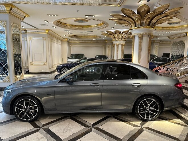 Mercedes E 300 de-4