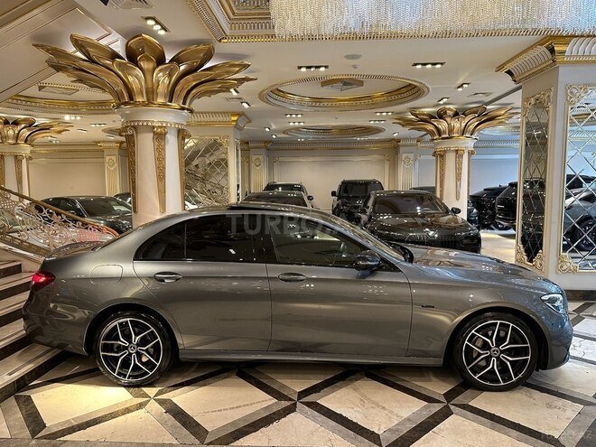 Mercedes E 300 de-5